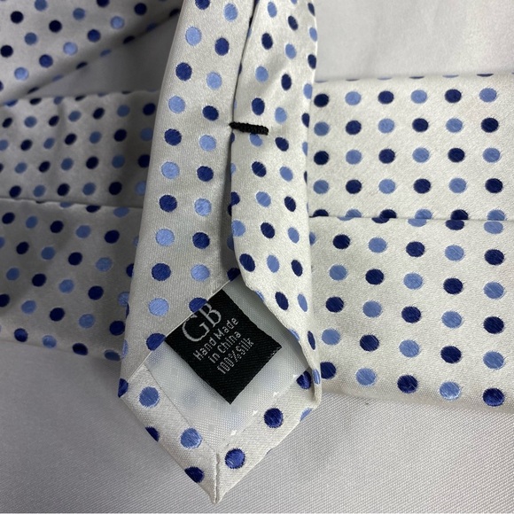 Geoffrey Beene Blue Polka-Dot White Silk Tie - Picture 5 of 6
